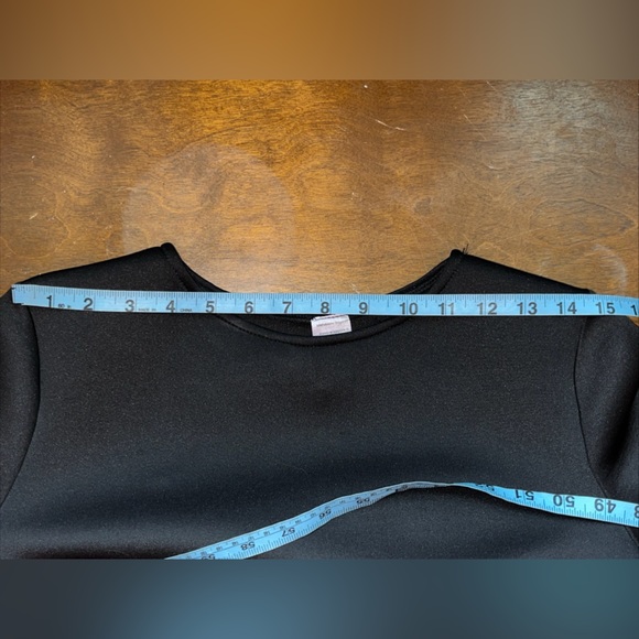 Petal Neoprene Sleeve Black Fitted Dramatic Dress EUC - Picture 7 of 15